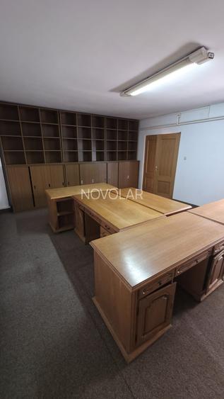 Sediu Firmă lângă Metrou Jiului 5 Camere Mansardă Open Space și Curte cu Parcare - 3