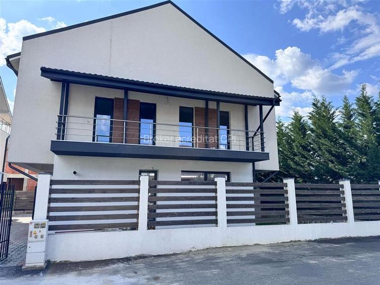 Jumatatea interioara  de duplex de vanzare la pret de apartament! - 3