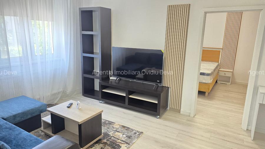 Inchiriez apartament 2 camere in Deva, zona ultracentrala (La Cal), et 1 - 3