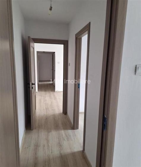 4 camere etaj intermediar langa Mall renovat recent - 7