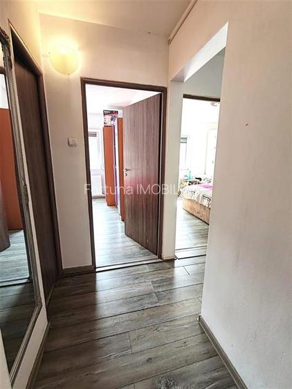 Apartament 3 camere , etaj intermediar - Astra - 6