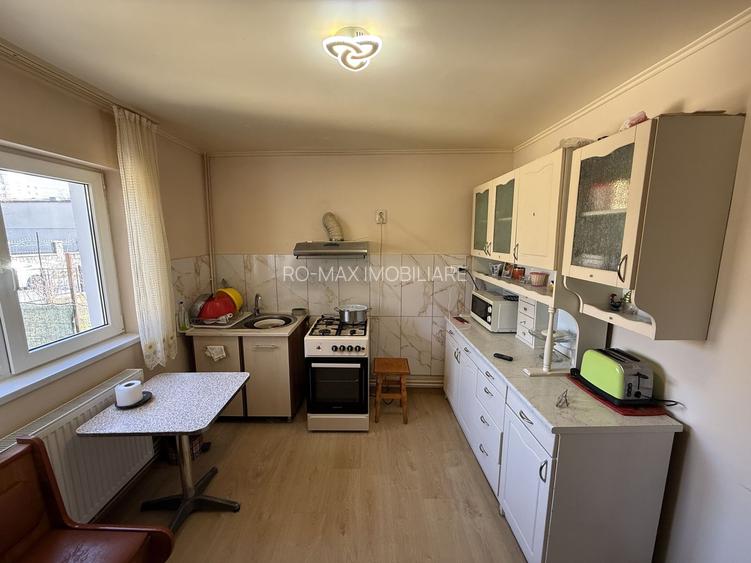 Vila 5 camere 120mp+magazin 40 mp-construcție 2008 Central - Câmpina - 4