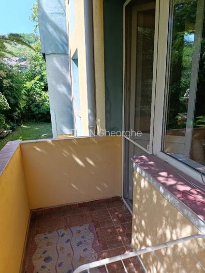 Vanzare apartament 3 camere, Resita, Moroasa 1 - 8