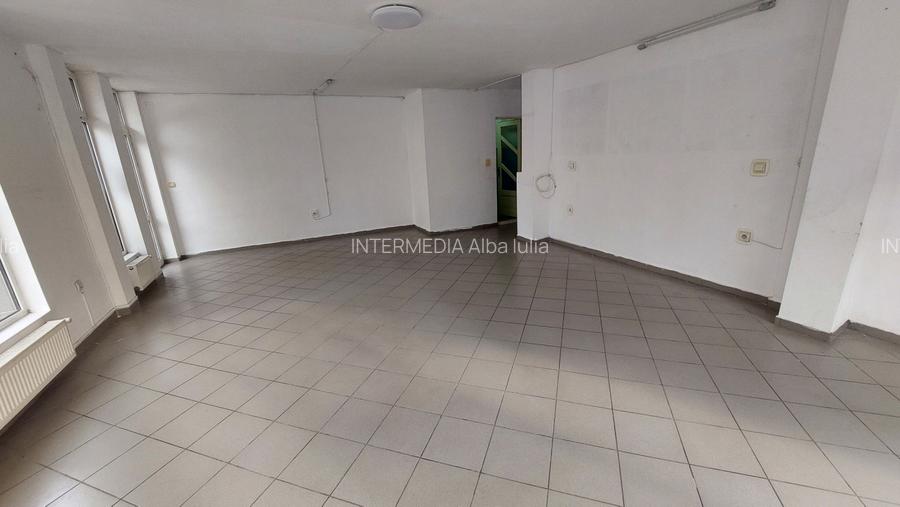 Spatiu comercial 62mp zona Cetate - 3