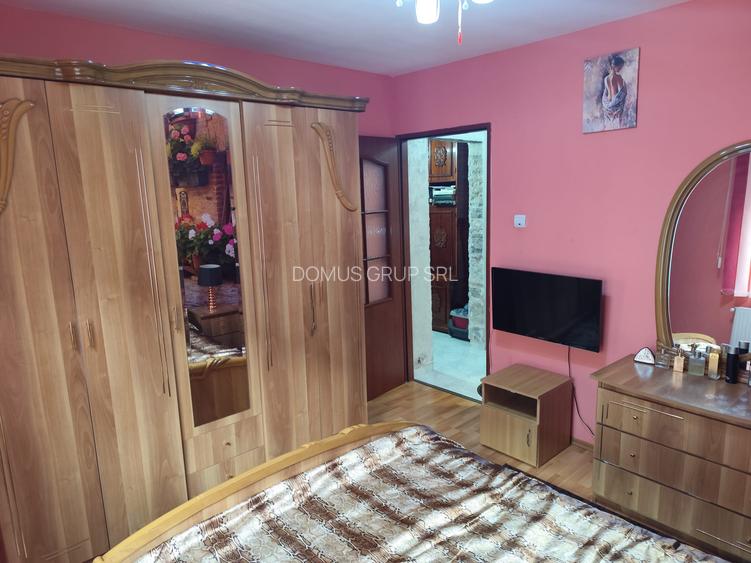 Vând apartament cu 3 camere decomandat - 7
