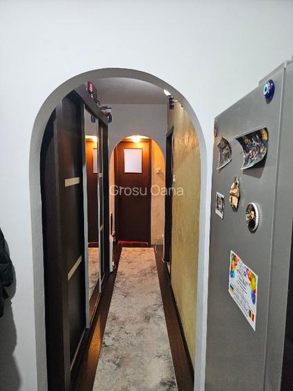 PF,vând apartament 3 camere decomandat. CUG - 2