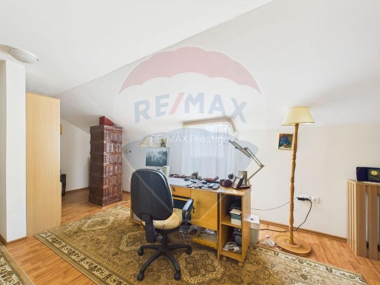 Casă / Vilă cu 5 camere de vânzare în orașul Negru Vodă, zona Central - 8