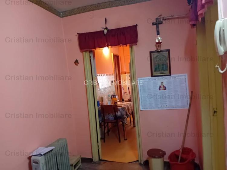 LIBER! 2 cam 50mp Confort 1 Decomandat, etaj 2 din4 , Viziru 3 - 5