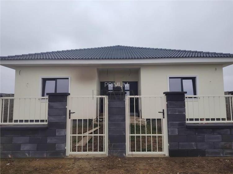 Duplex pe parter - zona linistita . - 2