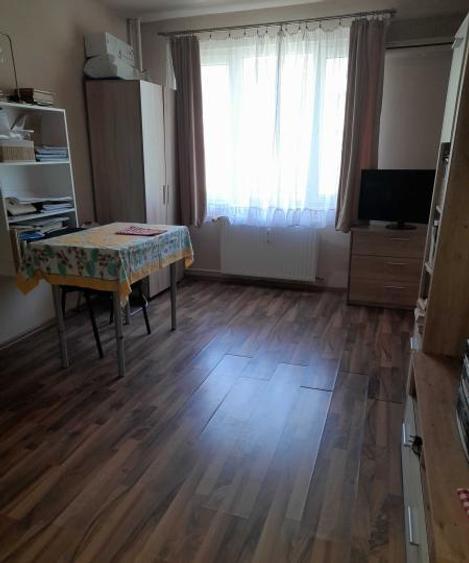 Apartament 3 camere 2 bai bloc 1980 zona Drumul Taberei
