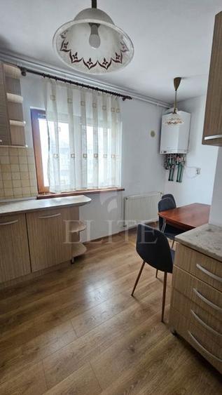 Apartament 3 camere în zona SALA SPORTURILOR