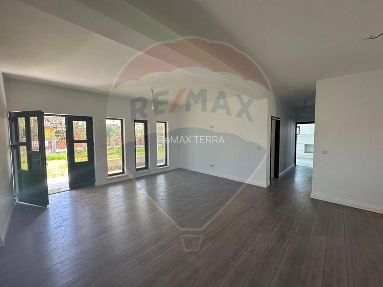 Casă  finisata - DE VANZARE in Lapusel - 5