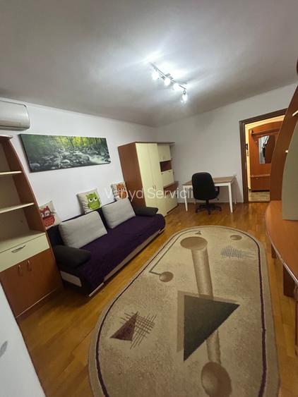 2cam drumul taberei mol plazza - 2