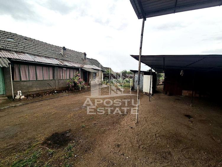 Casă veche de vânzare în Pesac, teren 1.439 mp. - 2