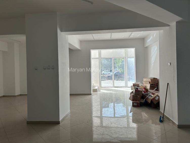 Proprietar , ofer spre închiriere un spatiu comercial premium  în Călărași  - 4