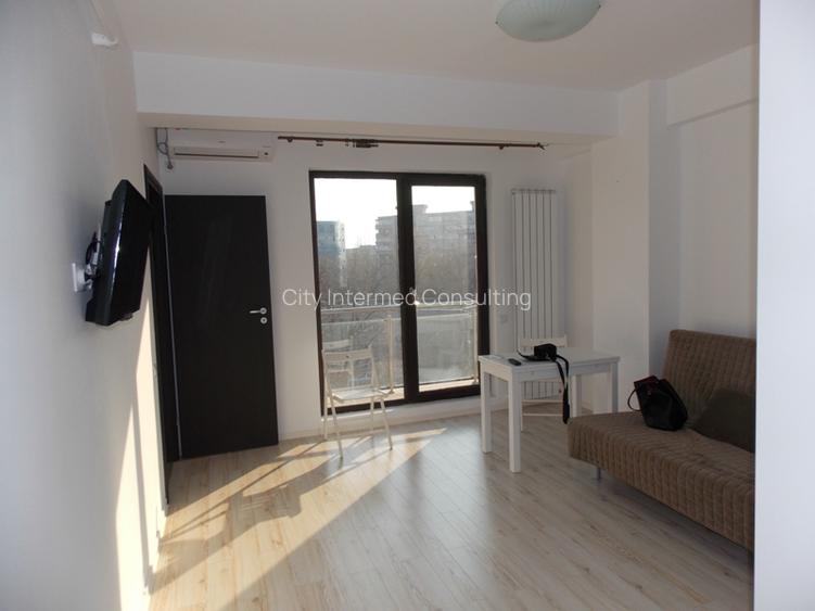 Studio cochet langa MALL VITAN,imobil 2015, et 3, mobilata, centrala proprie. - 2