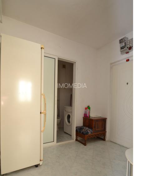 ap. 2 camere, decomandat, zona Circumvalatiunii-Kaufland, 250 eu - 11