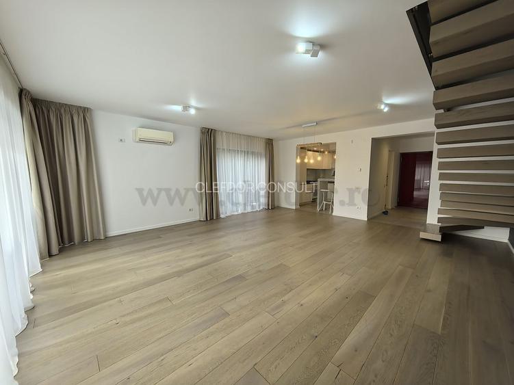 Vilă cu Piscina in Tunari - 7