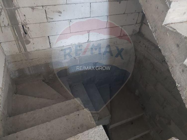 Casa la rosu de vanzare in Caiuti, Bacau - 20