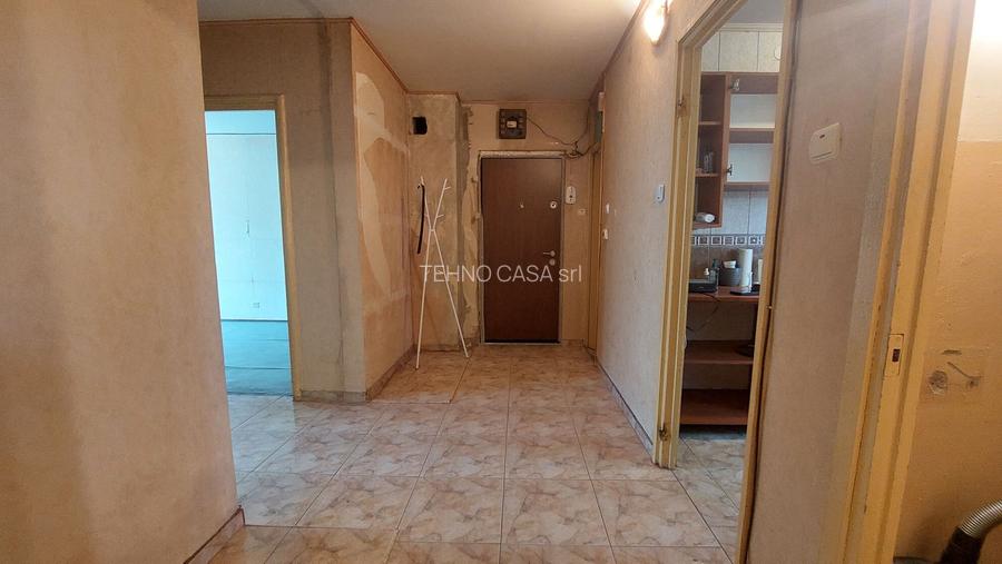 Apartament 4 camere , 2/4, Titan , Theodor Pallady, metrou 1 Decembrie - 15
