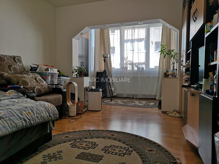 Apartament 3 camere decomandat, etajul 1 - 2