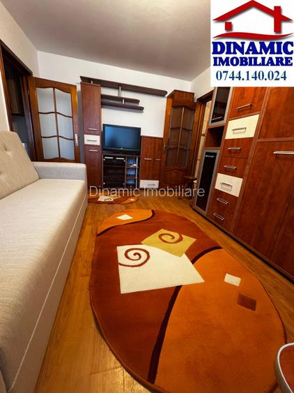 Ap 2 cam, Dărmănești, zona șc. nr. 5. Preț 1350 lei/ lunar - 3