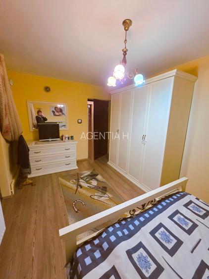 Vila P+1+M zona Militari - Pacii - str. Paralutelor constructie 2007 tip duplex - 60