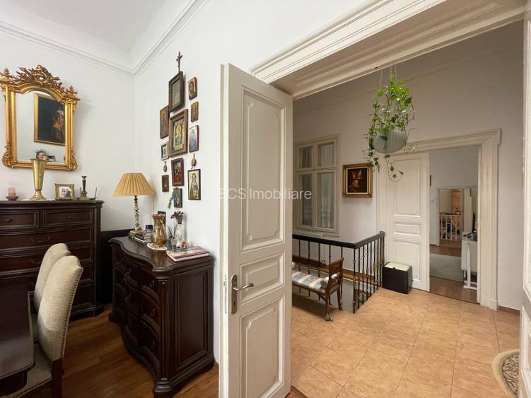 Apartament spectaculos de 4 camere într-o vilă cu farmec istoric, Victoriei - 11