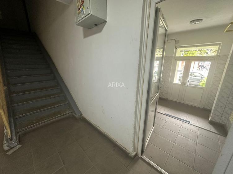 2 Camere Parter din 8 bloc 1982 Ideal Birou Firma Bloc Izolat Mosilor - 4