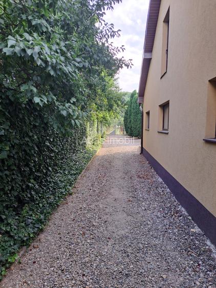 VILA IN REGIM DE INALTIME PARTER SI ETAJ ULTRAFINISATA PE 19 ARI TEREN - 14