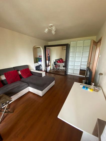 Apartament 2 camere etaj 2 calea Grivitei metrou Basarab - 2