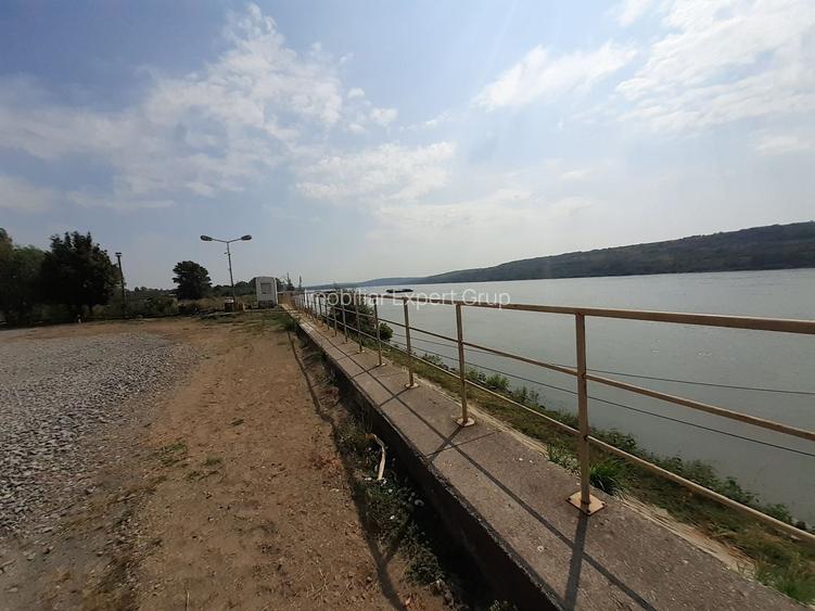 Oltenita - teren pe malul Dunarii cu chei betonat si ponton pt barje - 3
