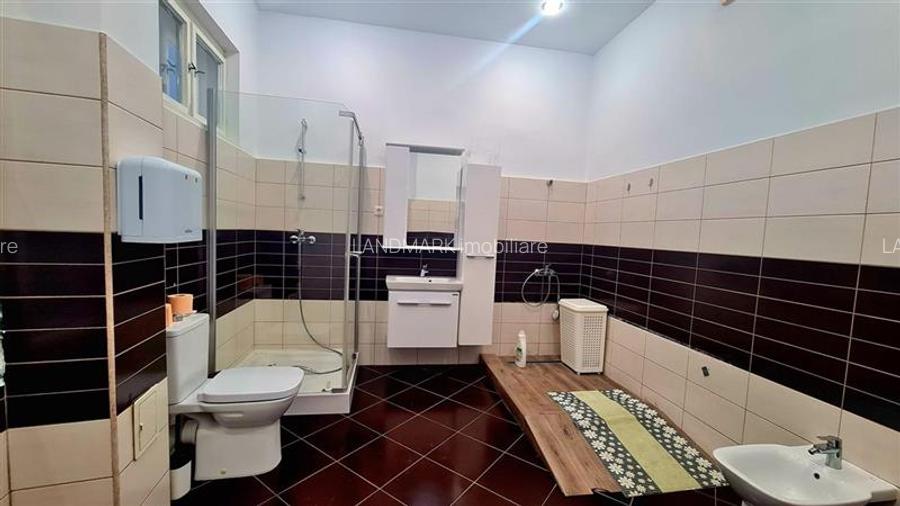 Casa cu 10 camere de vanzare,  zona Semicentrala, - 11