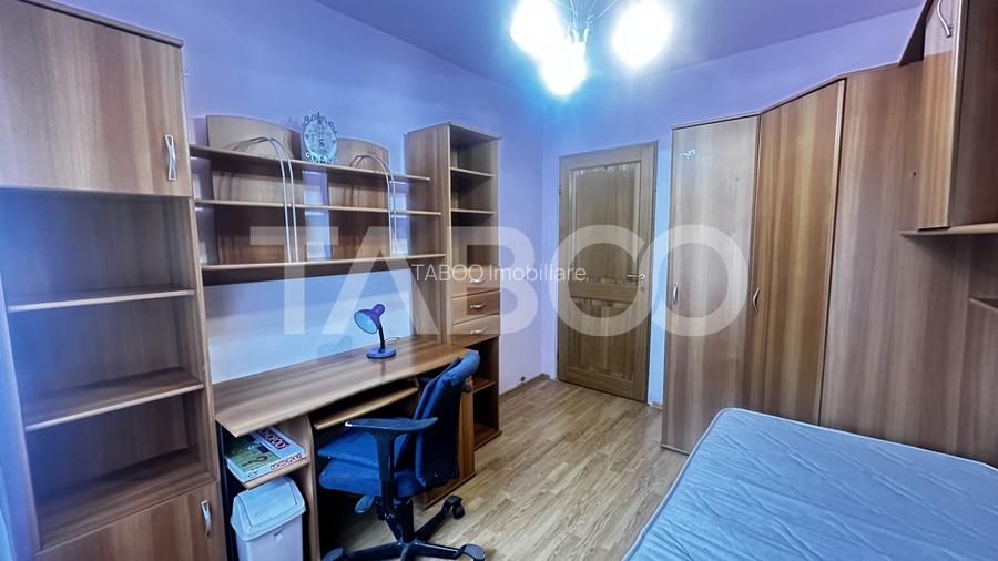 Apartament utilat 4 camere 98 mpu balcon inchis zona Vasile Aaron - 3