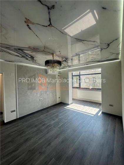 Apartament 3 camere cf 2 semidecomandat zona Grang - 7
