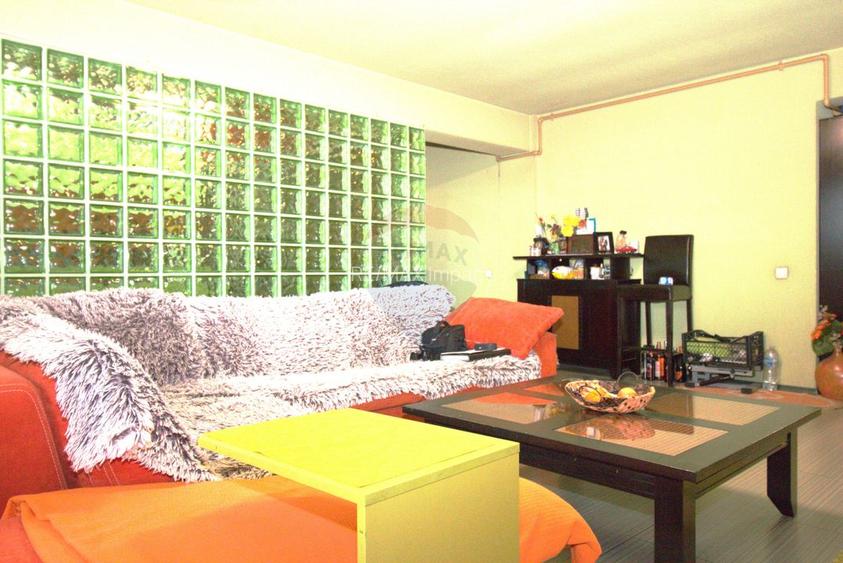 Apartament generos 88mp cu 2 camere de vanzare  Drumul Taberei - 2