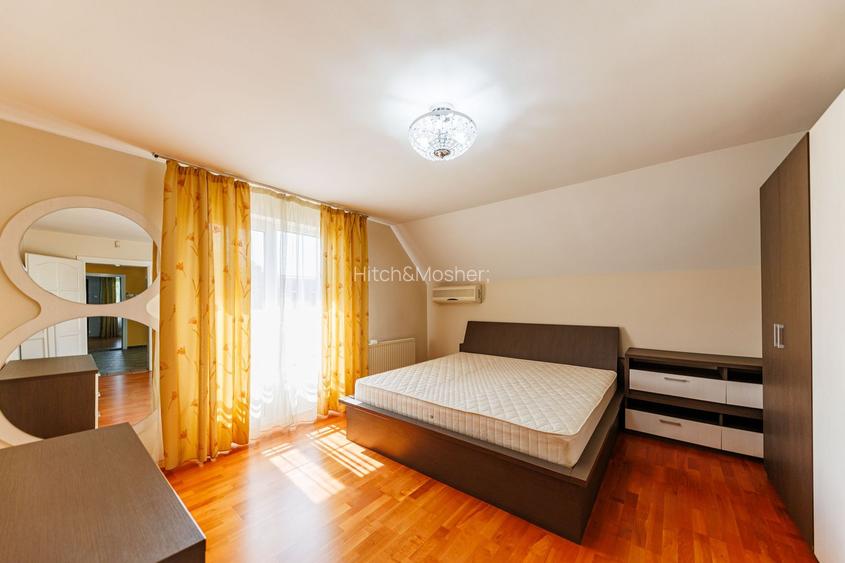 Vilă cu spatii largi, curte generoasă - 38