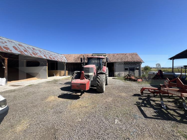Ferma de vanzare, 250 mp, 70 ha teren agricol, zona Frunzeni