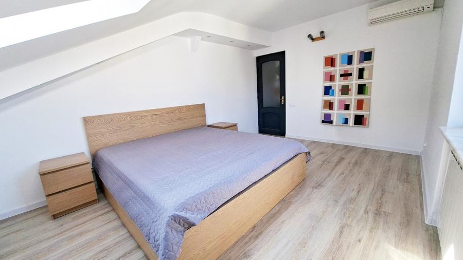 Zona Dorobanti, mansardă 150 mp (3/3), living 71 mp cu șemineu, 2 dormitoare