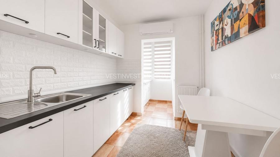 Apartament cu 3 camere de închiriat, Decebal, etaj 2 - 7