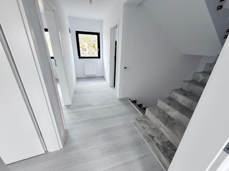 Casa la cheie P+1+M. 7 camere. Pozitie stradala