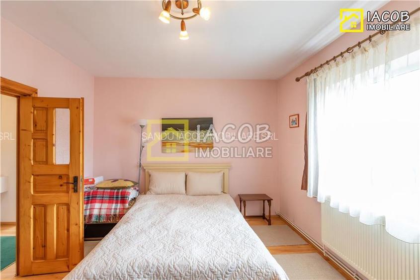 Casa, anexe, 3762 mp teren, 25000 mp padure, Comanesti, jud. Bacau - 38