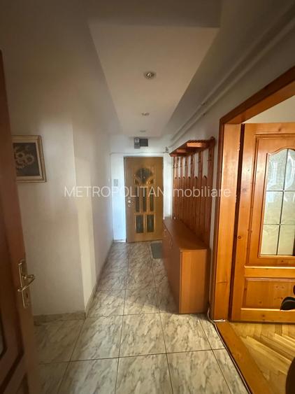 Vanzare apartament 3 camere zona Grivitei mobilat - 8