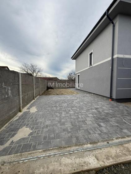 Giroc-Vatra Satului- casa individuala- 3 dormitoare-3 bai - 3