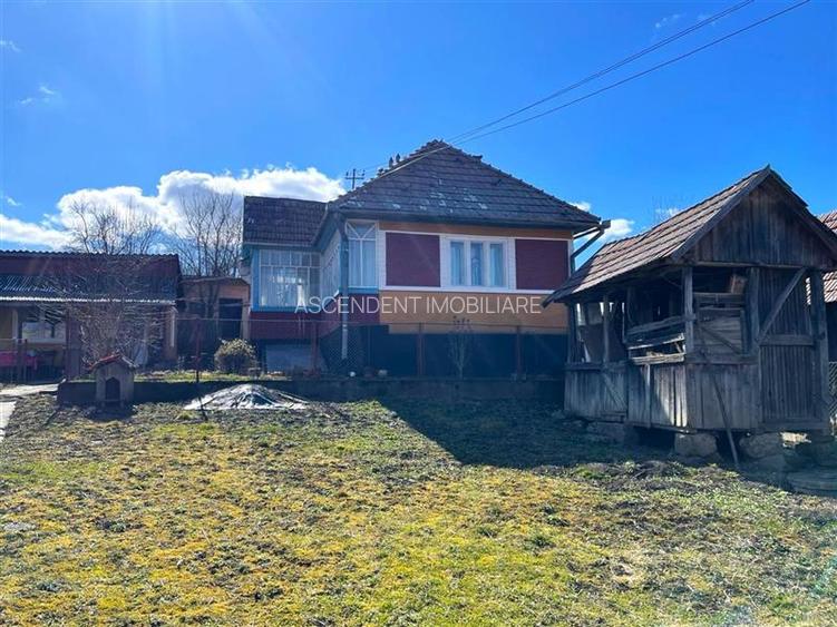 Tur 3D! Casa traditionala+ domeniu de 4.300 mp,livada,anexe:refugiu apreciabil C - 11