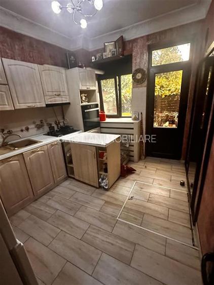 POSIBILITATE RATE!! Vila P+1+M, Centru Istoric, 5 camere, 300 mp, doua deschider - 10