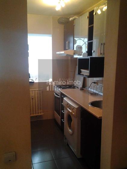 Garsoniera 34 mp zona Titan - 2