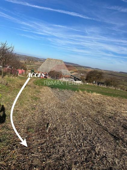 DE VANZARE - teren in ograda - 2