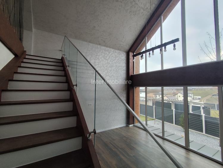 Casa cu etaj 4 cam, 4 bai , 500mp   teren   COD 158124 - 9