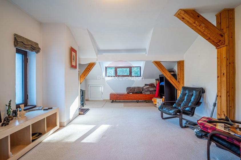 Vila cu 5 camere Sinaia, zonă liniștită, aproape de centrul statiunii - 14